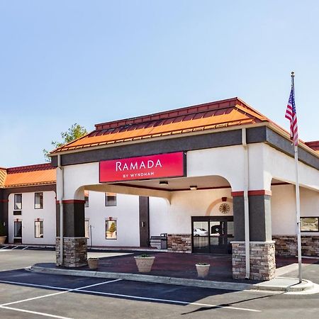 Ramada By Wyndham Hendersonville Εξωτερικό φωτογραφία